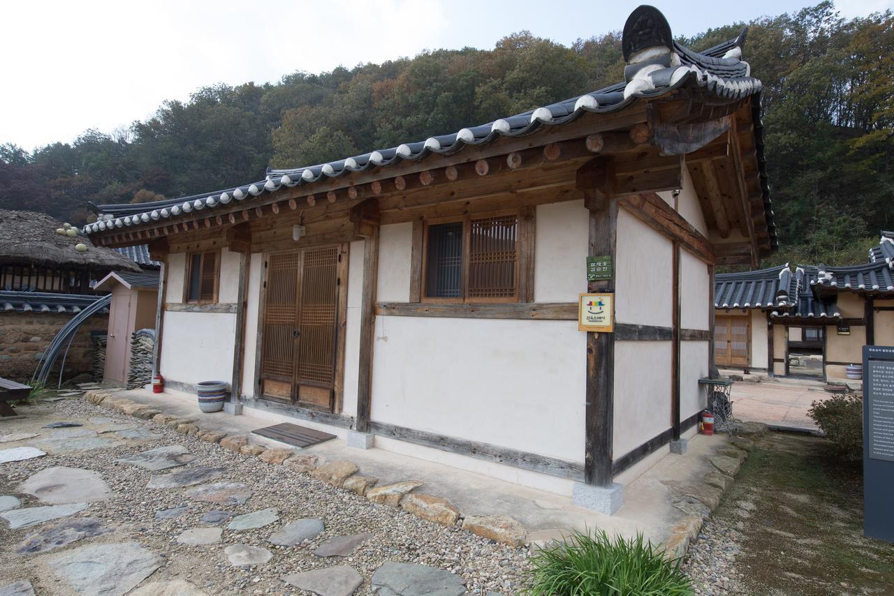 Chalbanggong Jongtaek Hotel Cheongsong Kültér fotó